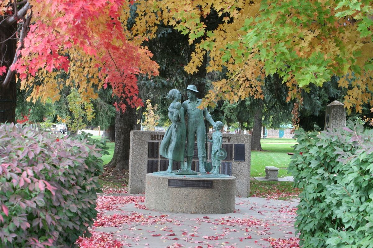 Statue Fall